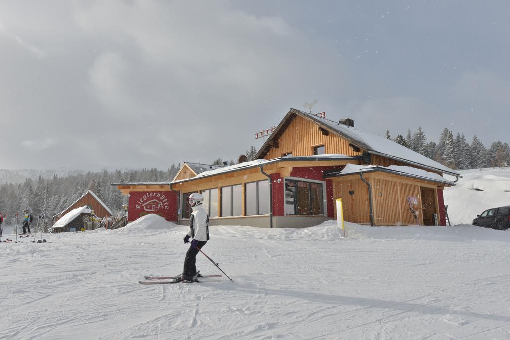 Gasthaus Rieglerhuette Санкт-Лоренцен-об-Мурау Экстерьер фото